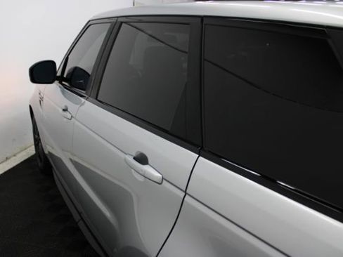 Used 2016 Land Rover Range Rover Sport SE image 9
