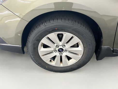 Used 2019 Subaru Outback 2.5i Premium AWD/4WD image 11