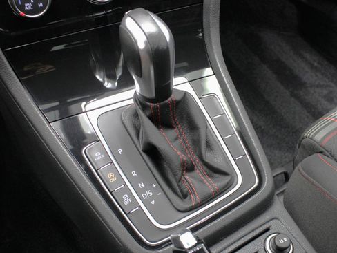 Used 2021 Volkswagen GTI S image 63