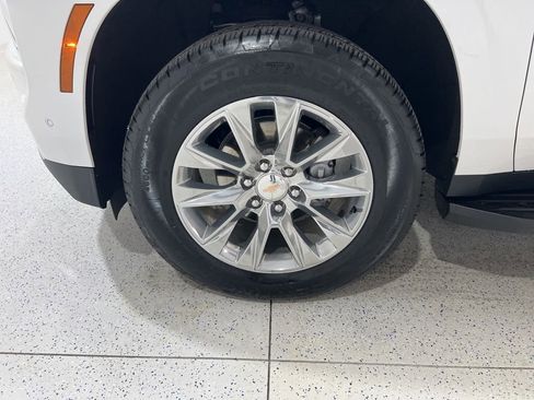 New 2025 Chevrolet Suburban Premier image 31