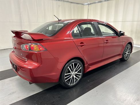Used 2017 Mitsubishi Lancer SE image 2