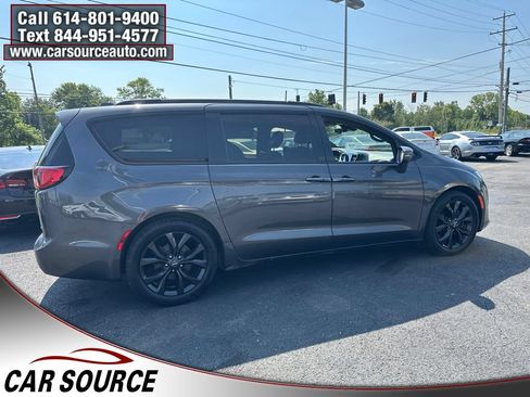 Used 2019 Chrysler Pacifica Limited w/ Advanced Safetytec Group FWD image 7