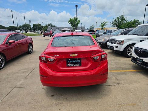 Used 2018 Chevrolet Cruze LT w/ LT Fleet Convenience Package FWD image 5