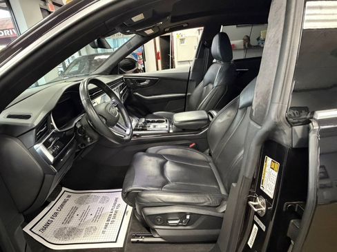 Used 2019 Audi Q8 Prestige w/ Luxury Package image 19