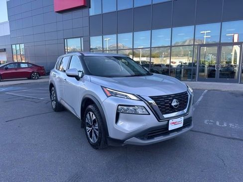 Used 2023 Nissan Rogue SV AWD/4WD image 3