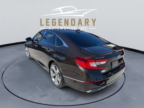 Used 2018 Honda Accord Touring image 4