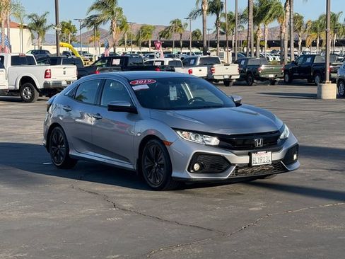 Used 2019 Honda Civic EX image 3