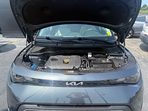Used 2025 Kia Soul LX w/ LX Technology Package FWD image 18
