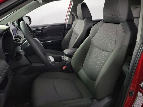 Used 2025 Toyota RAV4 XLE FWD image 14