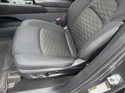 Used 2022 Nissan Pathfinder SV AWD/4WD image 9