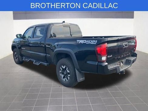 Used 2018 Toyota Tacoma TRD Off-Road w/ TRD Premium Off Road Package AWD/4WD image 7