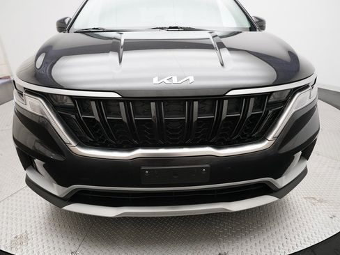 Certified 2024 Kia Carnival LX image 22