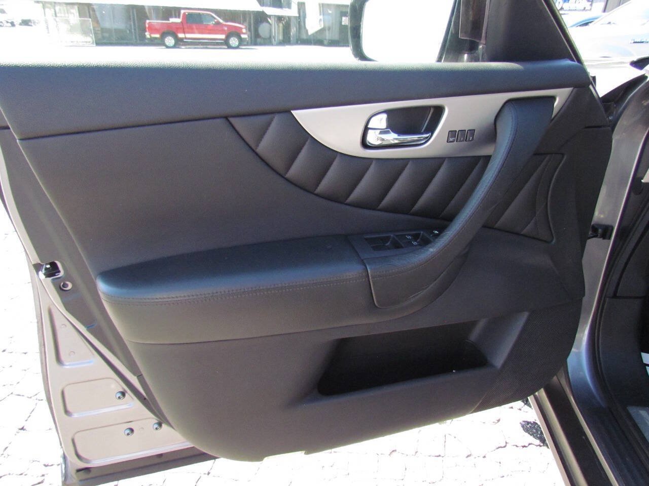 Used 2012 INFINITI FX35 AWD w/ Premium Pkg image 11