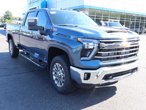 New 2026 Chevrolet Silverado 3500 LTZ w/ LTZ Plus Package AWD/4WD image 2