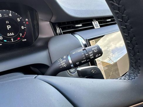 New 2025 Land Rover Discovery Sport S image 30