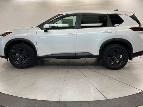 New 2026 Nissan Rogue SV w/ Cold Weather Package AWD/4WD image 2
