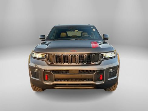 Used 2022 Jeep Grand Cherokee Trailhawk image 8