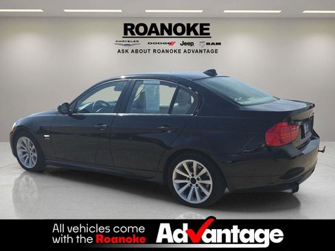 Used 2011 BMW 328i xDrive Sedan AWD/4WD image 9