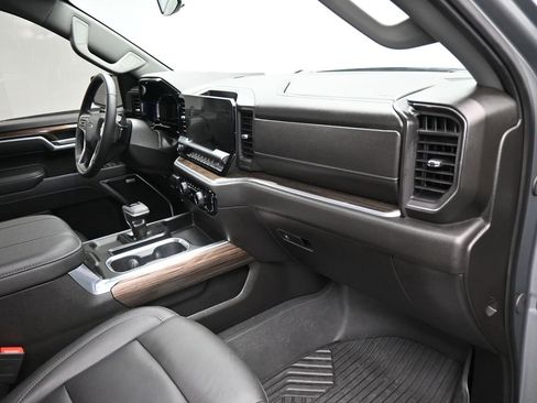 Used 2025 Chevrolet Silverado 1500 RST image 22
