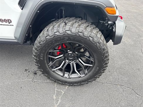 Used 2024 Jeep Wrangler Unlimited Rubicon image 13