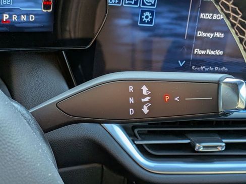 Used 2024 Chevrolet Equinox EV LT FWD image 21
