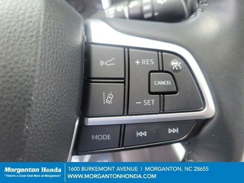 Used 2023 Toyota Highlander XLE FWD image 17