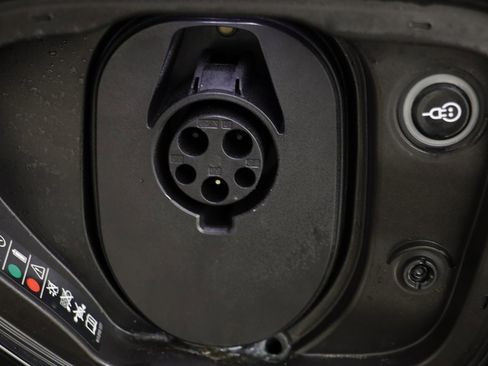 Used 2023 Porsche Taycan GTS image 25