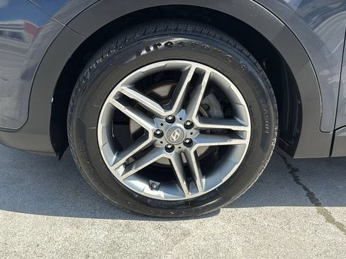 Used 2018 Hyundai Santa Fe FWD image 19