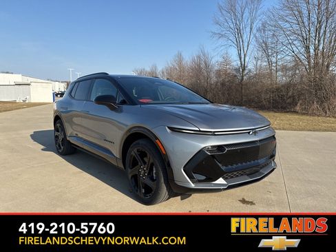 New 2025 Chevrolet Equinox EV RS image 2