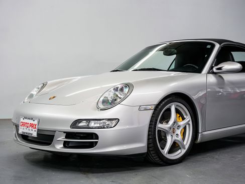 Used 2005 Porsche 911 Carrera S RWD image 30