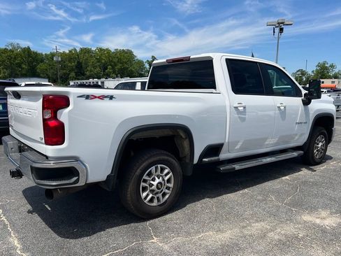 Used 2025 Chevrolet Silverado 2500 LT w/ Convenience Package AWD/4WD image 3