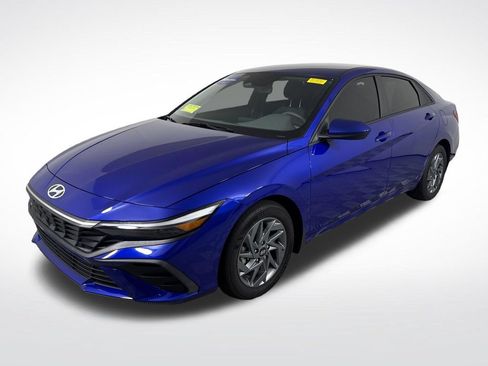 Certified 2024 Hyundai Elantra SEL FWD image 9