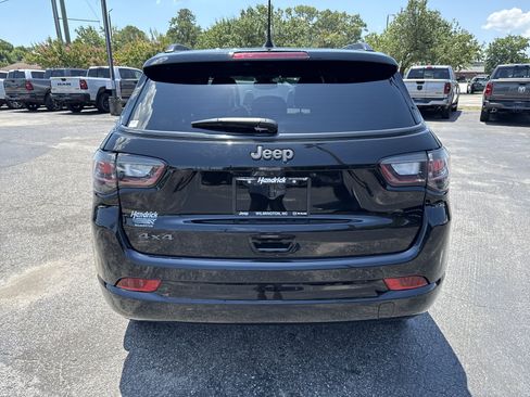 Used 2025 Jeep Compass Limited w/ High Altitude Package AWD/4WD image 13