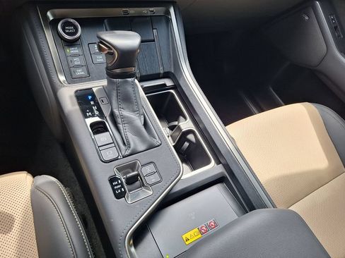 Used 2024 Lexus GX 550 AWD/4WD image 15
