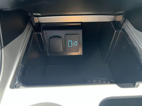 Used 2023 Ford Explorer XLT w/ Equipment Group 202A image 23