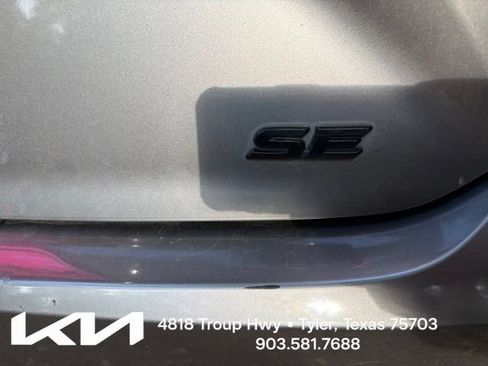 Used 2025 Toyota Camry SE FWD image 11