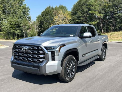 Used 2023 Toyota Tundra Platinum AWD/4WD image 3