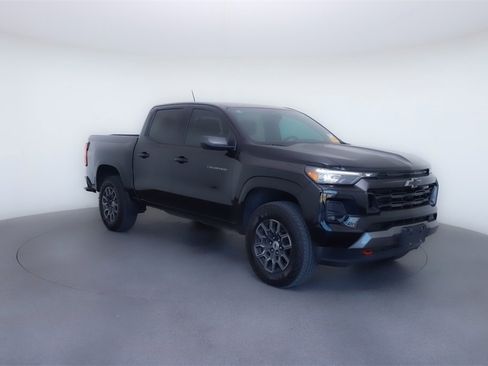 Used 2025 Chevrolet Colorado Z71 w/ Technology Package image 11