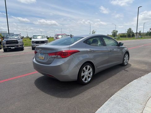 Used 2012 Hyundai Elantra Limited FWD image 5