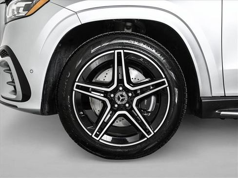 Certified 2026 Mercedes-Benz GLS 450 4MATIC image 27