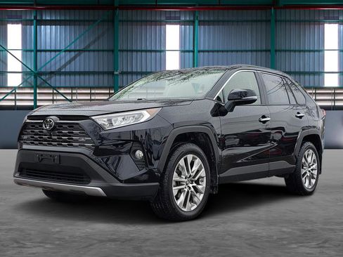 Used 2019 Toyota RAV4 Limited image 1