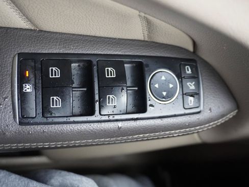 Used 2013 Mercedes-Benz GL 550 4MATIC image 37