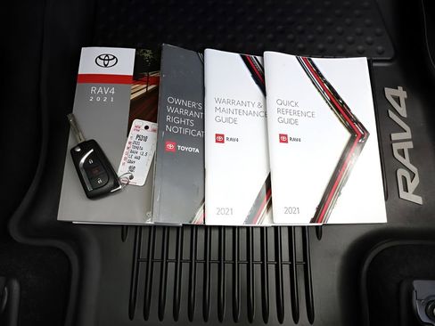 Used 2021 Toyota RAV4 LE image 40