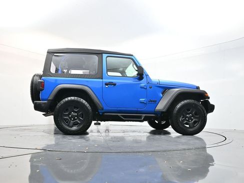 Used 2025 Jeep Wrangler Sport image 33