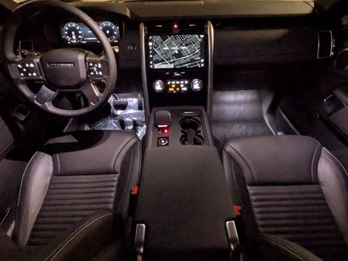 New 2026 Land Rover Discovery S AWD/4WD image 26