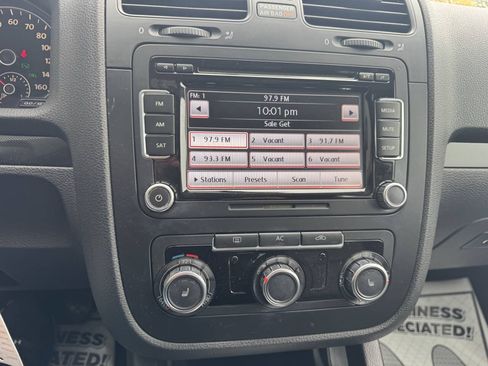 Used 2010 Volkswagen Jetta TDI FWD image 28
