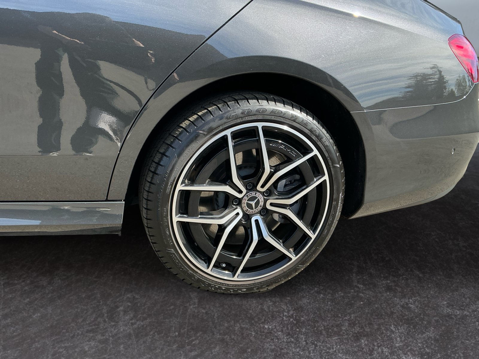 Used 2023 Mercedes-Benz E 450 4MATIC Sedan image 9