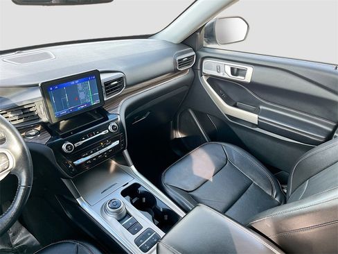 Used 2022 Ford Explorer Limited image 24