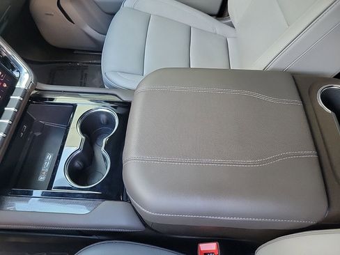 Used 2025 GMC Yukon Elevation w/ Elevation Premium Package image 24