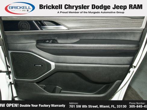 Used 2024 Jeep Wagoneer L Series II RWD image 14